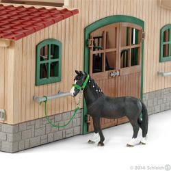 Schleich Stajnia (42110) - 9